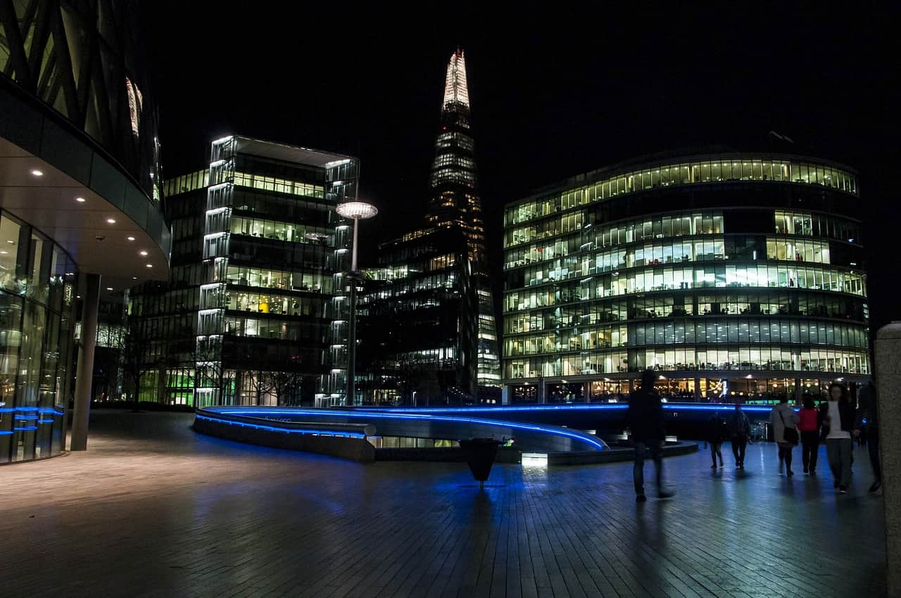 london buildings during the night